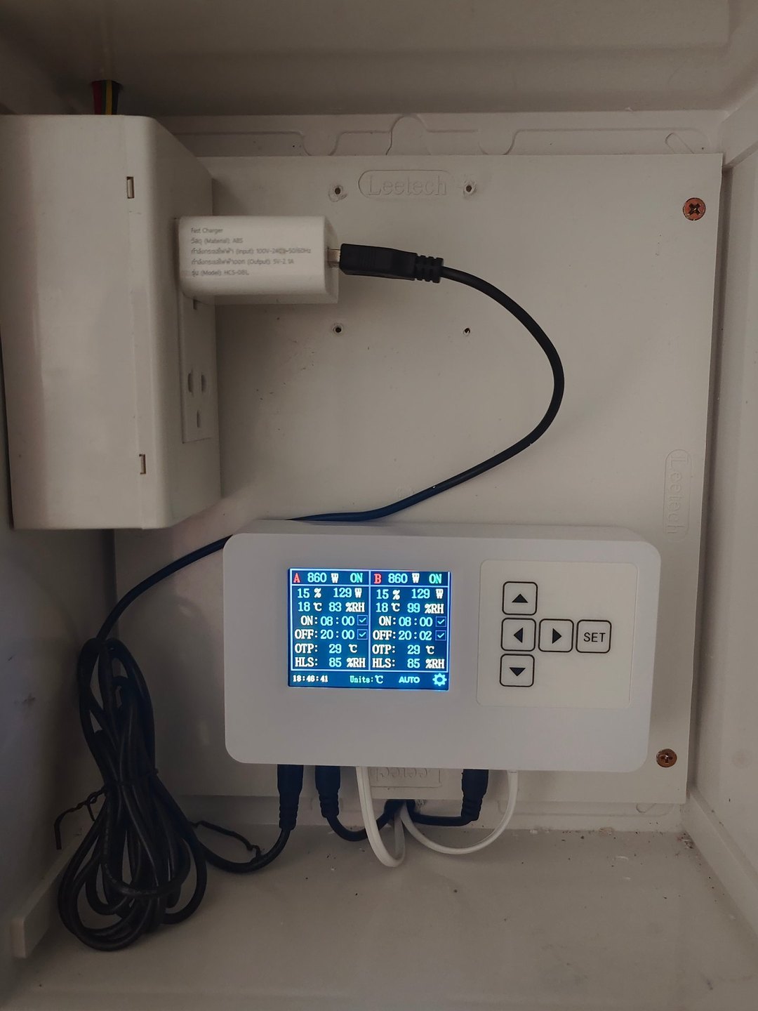 Panel de control de luminarias con consignas de temperatura y humedad de día y de noche